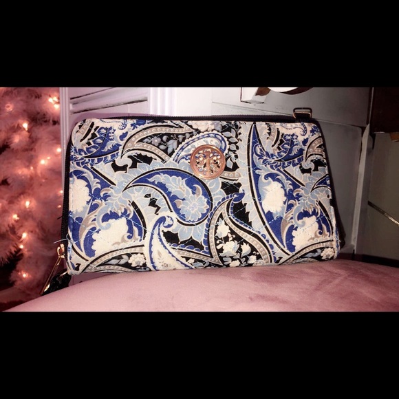 Purses - Picture 3 of 3